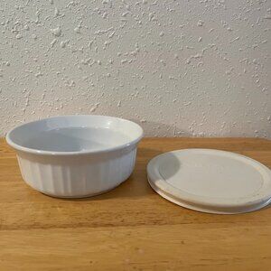 Corning Ware French White Stoneware 16oz 473mL Round Dish with Plastic Lid